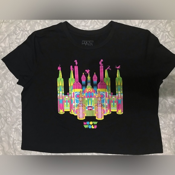 Rare Meow Wolf NM multi colored cathedral design crop top Size Medium - Picture 3 of 5